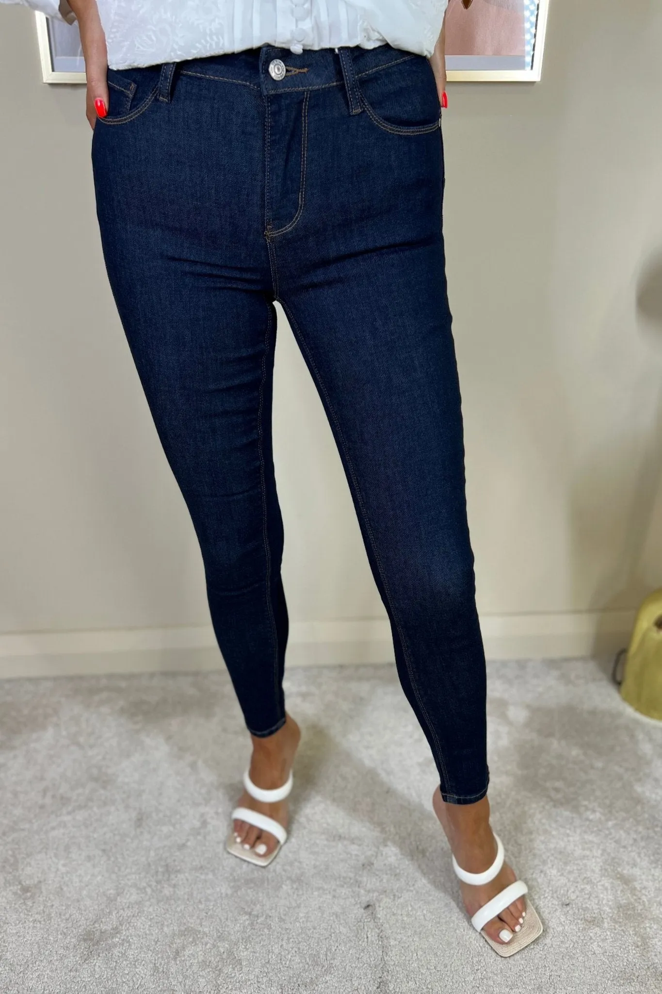 Cindy Bum Lift Jeans In Dark Wash