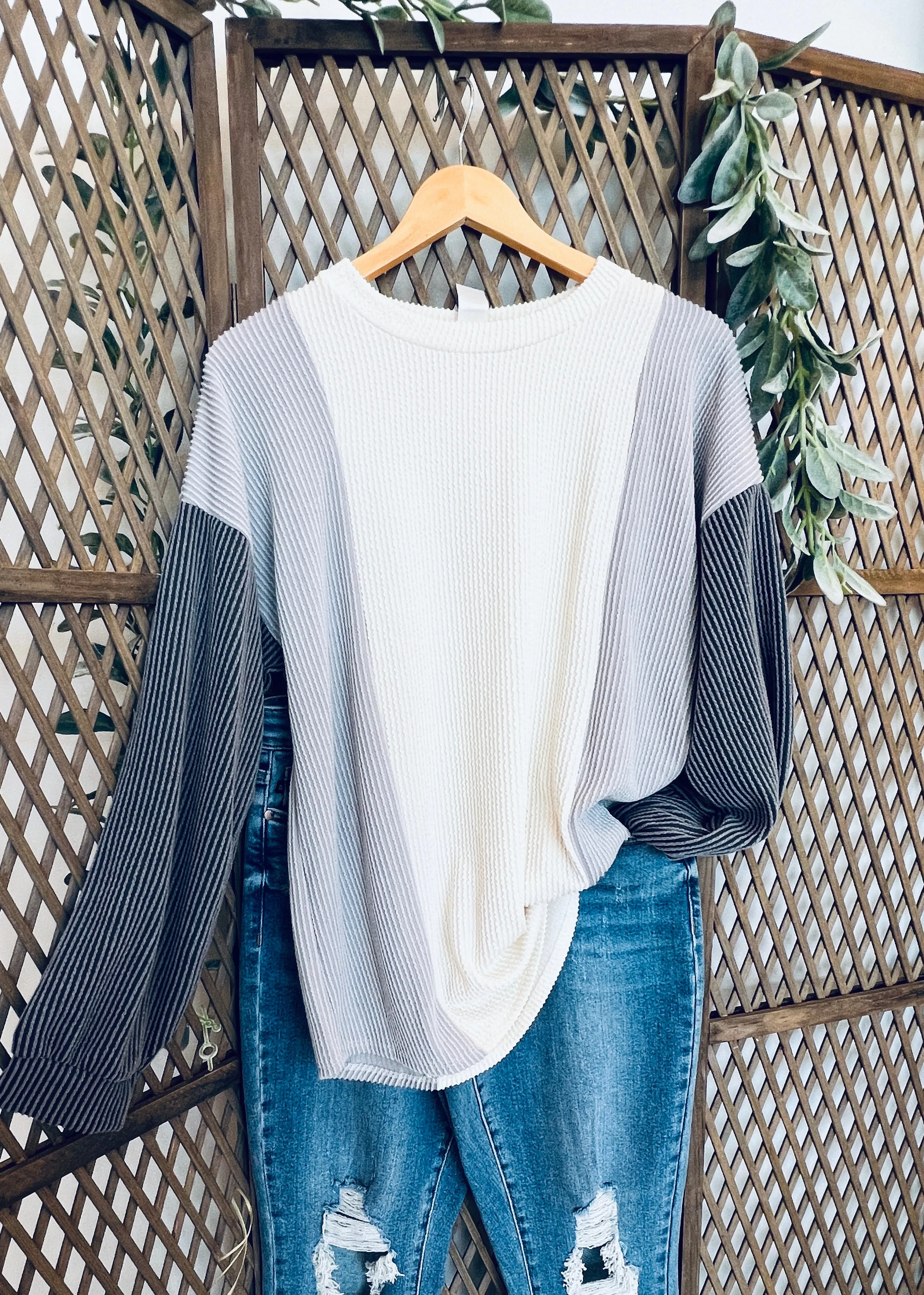 Color Block Bishop Sleeve Top: Charcoal