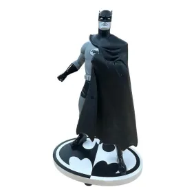 (DAMAGED) BATMAN BLACK & WHITE STATUE DARWYN COOKE 2ND ED