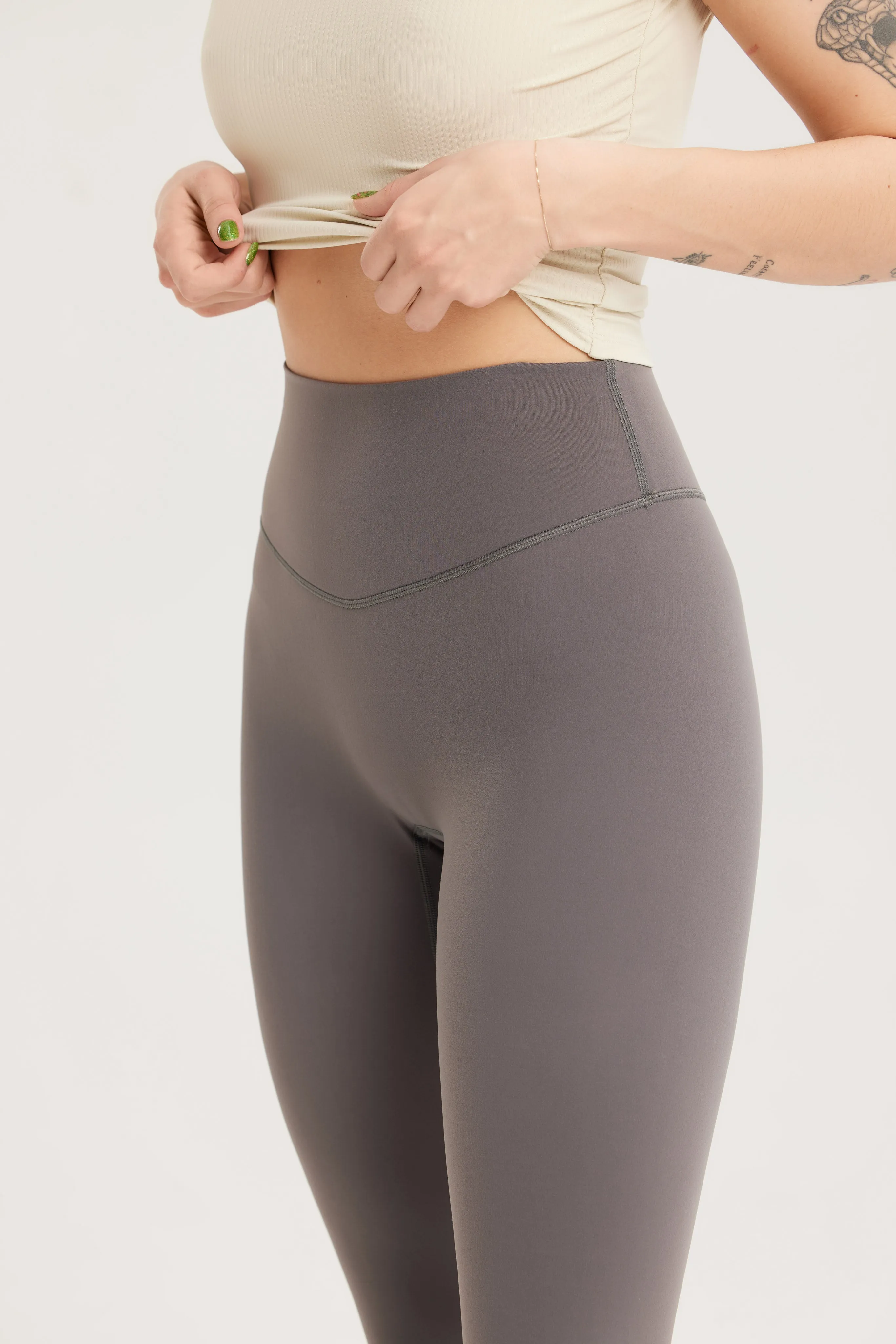 EKJ Seamless Contour Leggings in Charcoal Grey