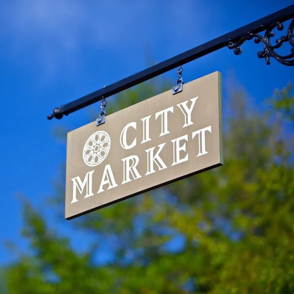 Explore the Savannah City Market