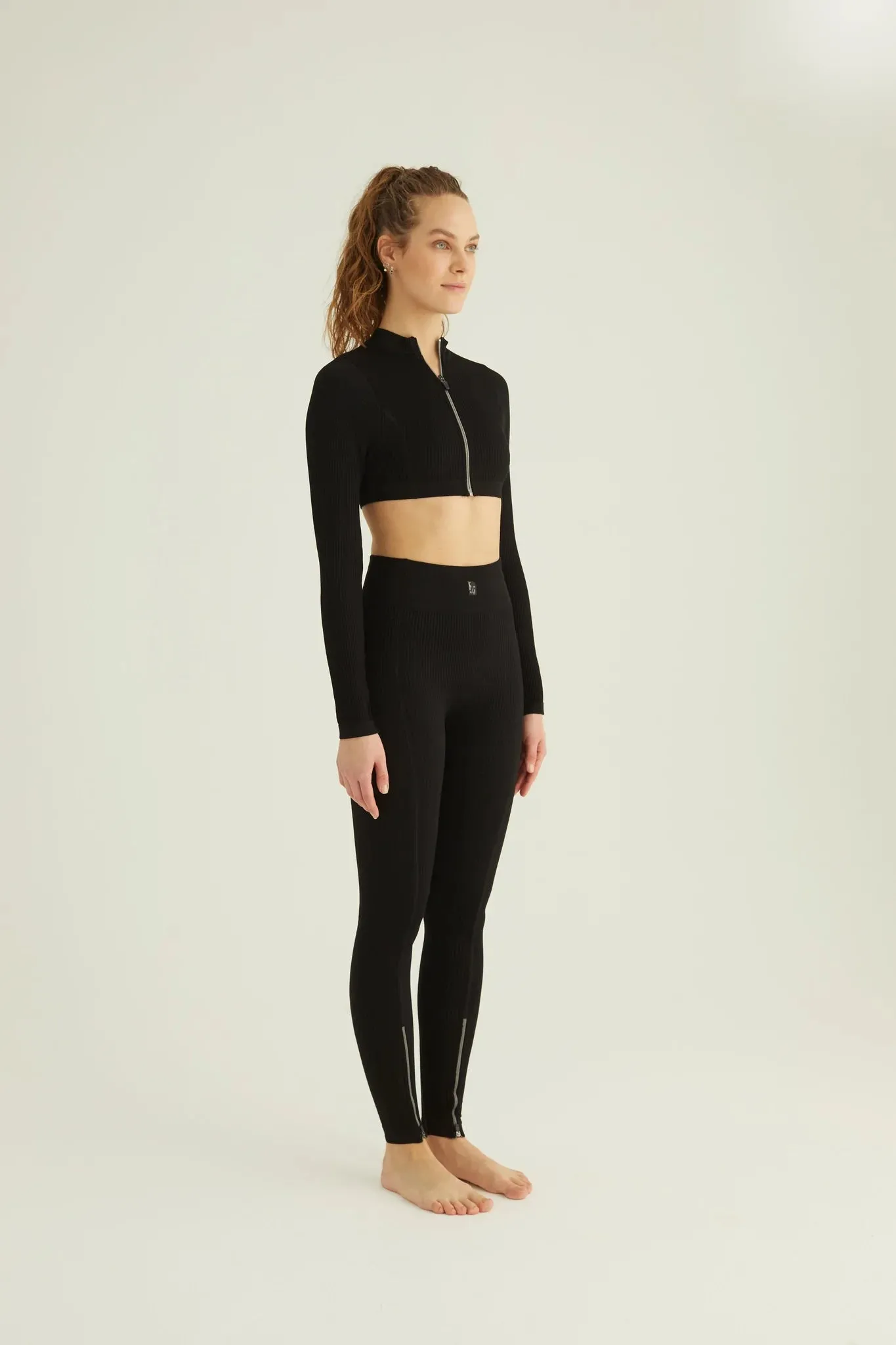 Form & Grace Seamless Ribbed Leggings With Contrast Zip Black