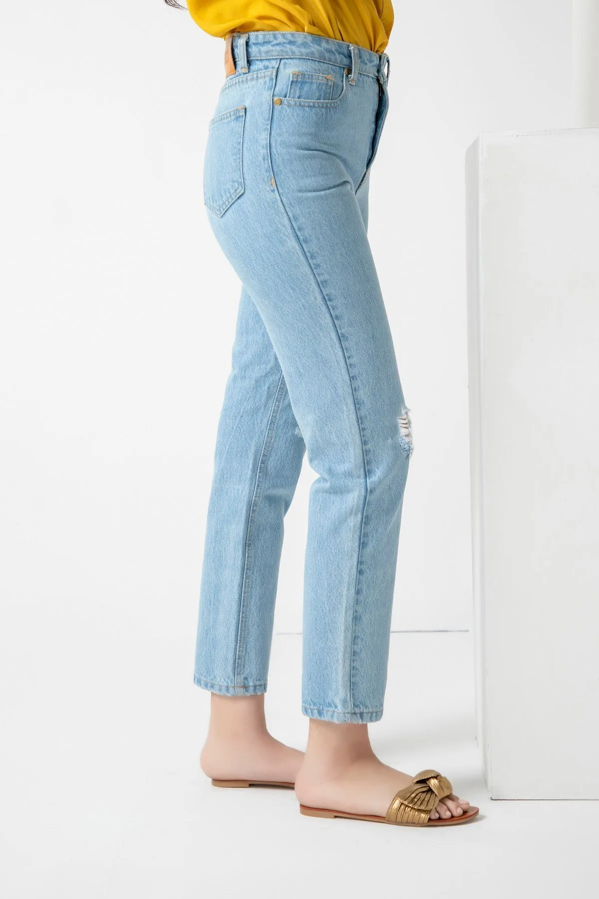 Nora Mid Rise Ripped Jeans Ice Blue