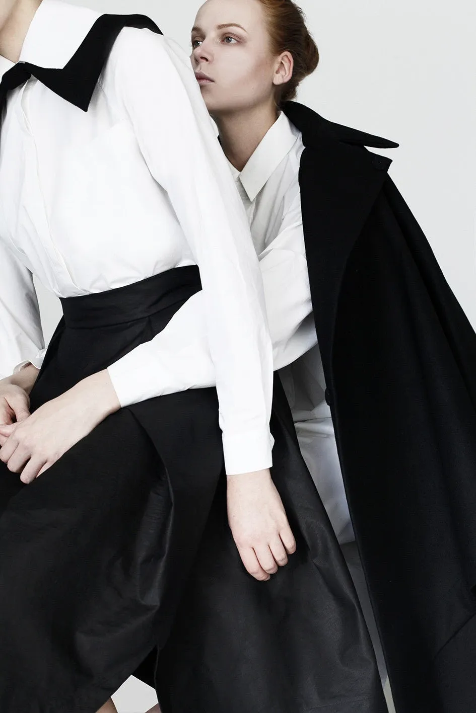 Origami Stain Collar Wool Cape / Black