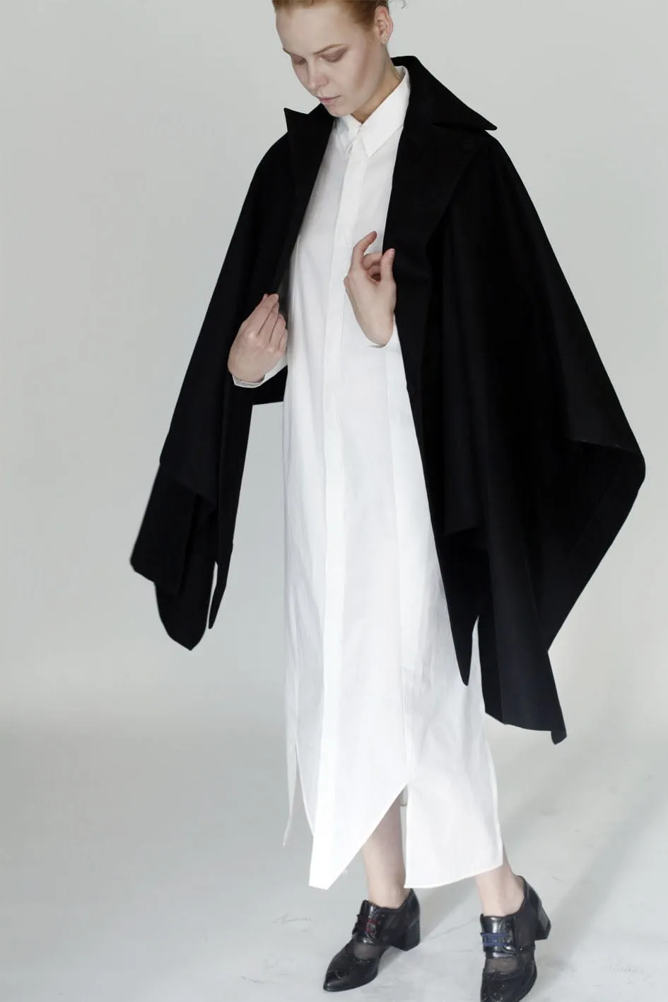 Origami Stain Collar Wool Cape / Black