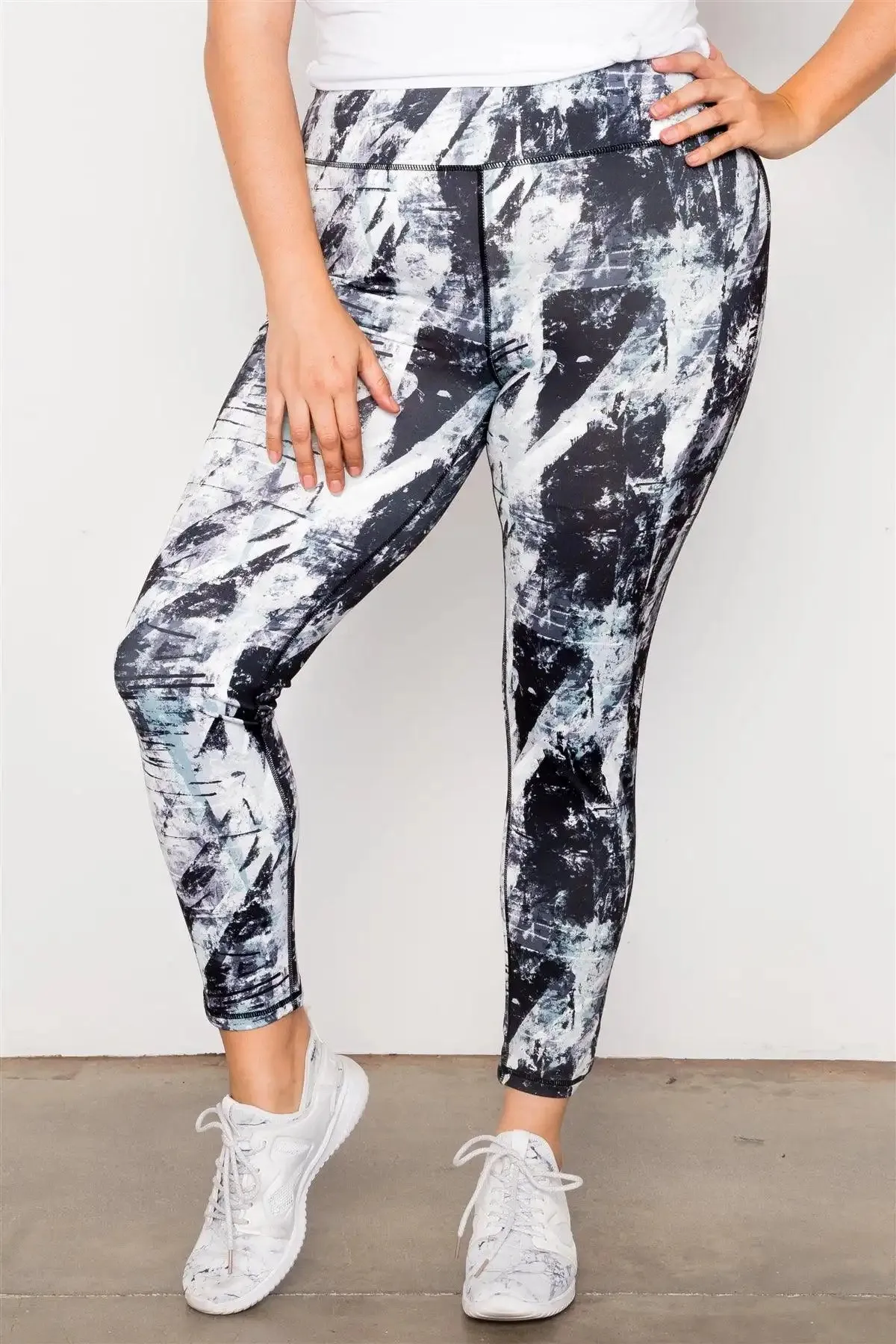 Plus Size Black & White Athletic Mid Rise Abstract Leggings