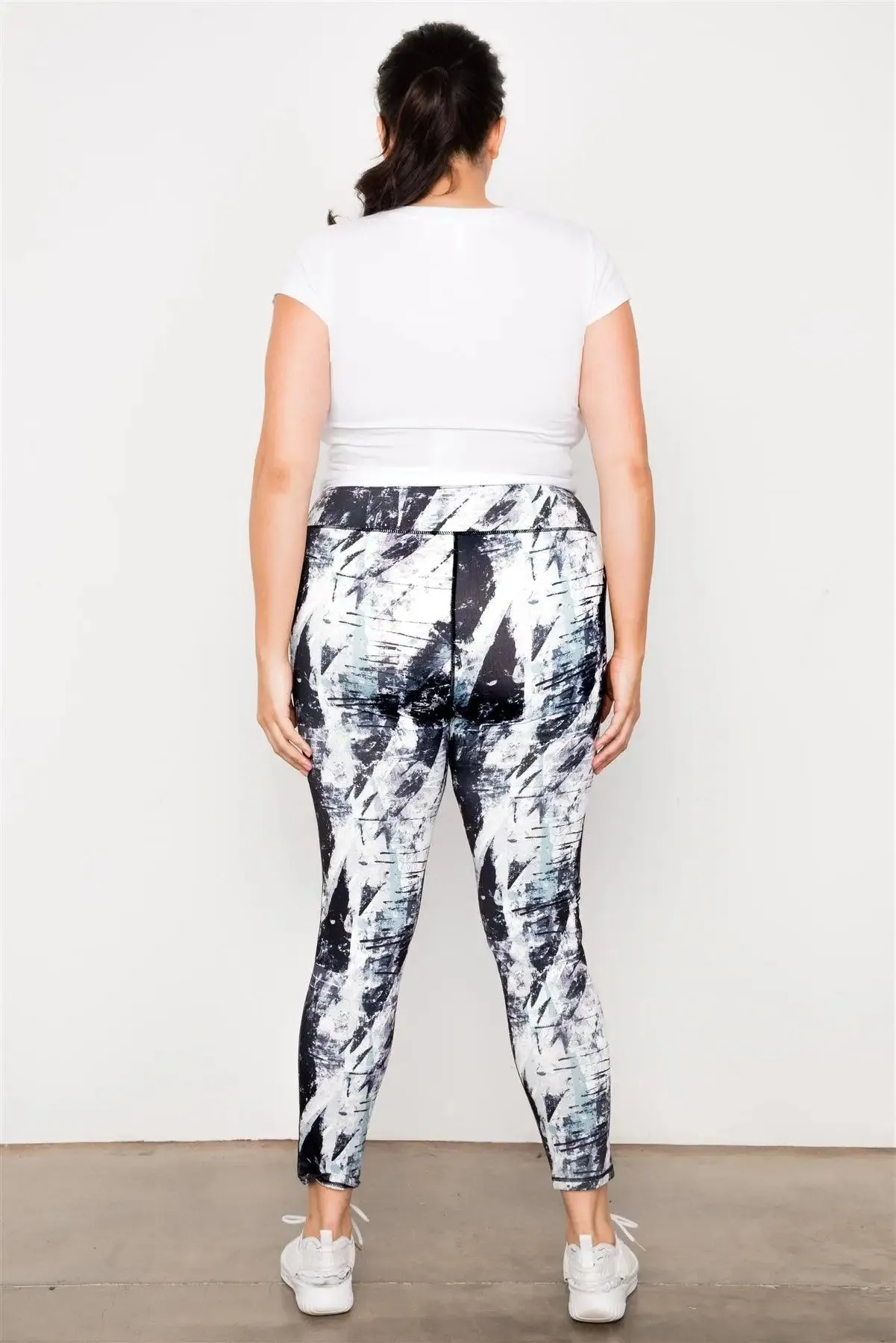 Plus Size Black & White Athletic Mid Rise Abstract Leggings