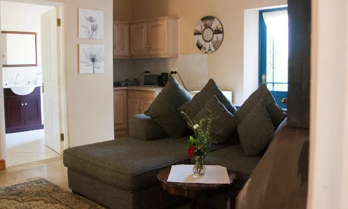 Western Cape: 2 or 3-Night Stay for Two in a Self-catering Cottage at Villa Tarentaal