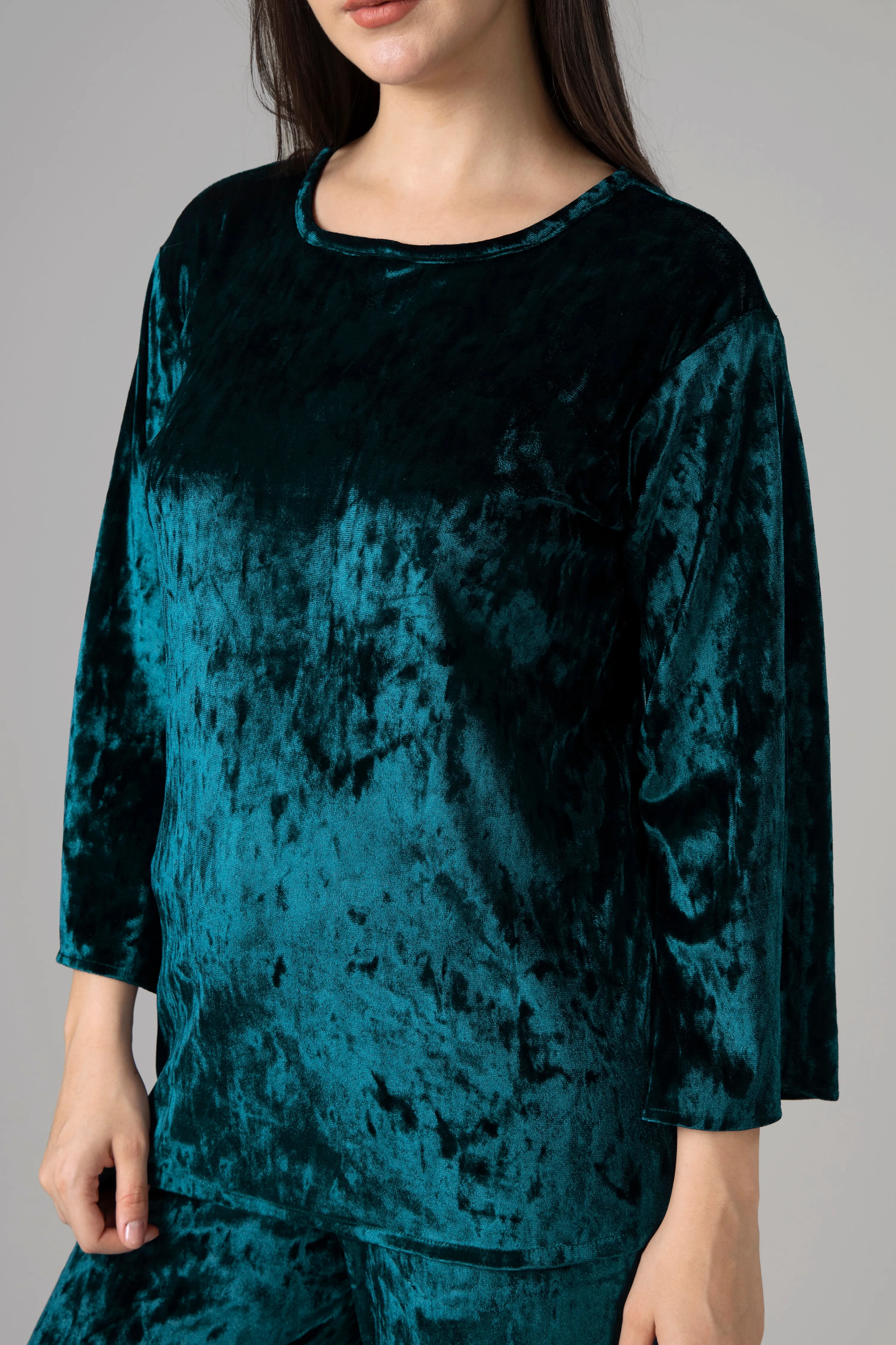 Women Versatility Chic Velvet Round Neck Top